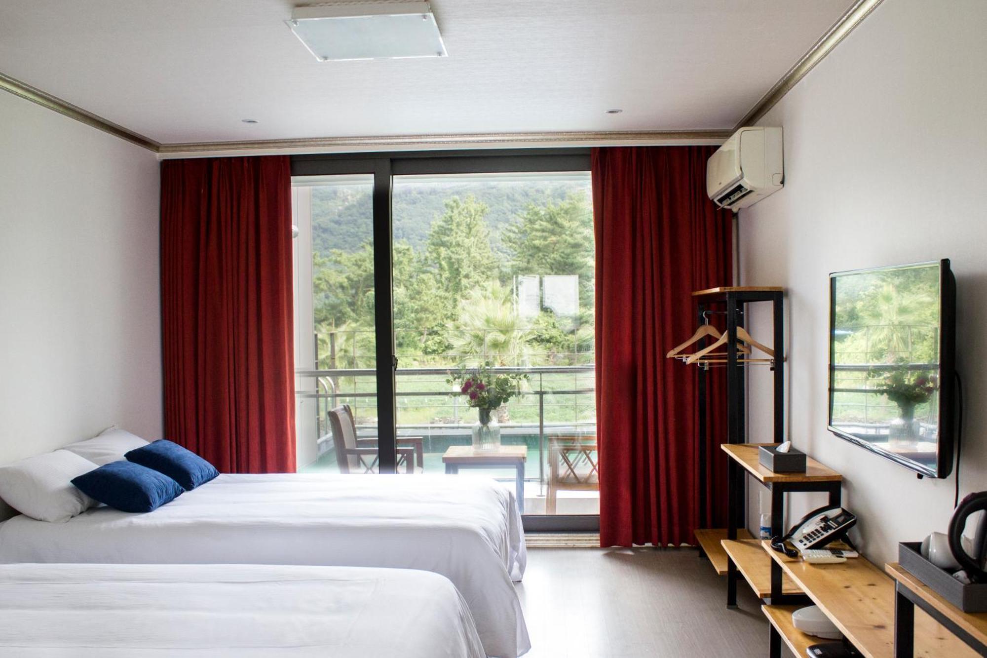 Dammora Resort Seogwipo Bagian luar foto