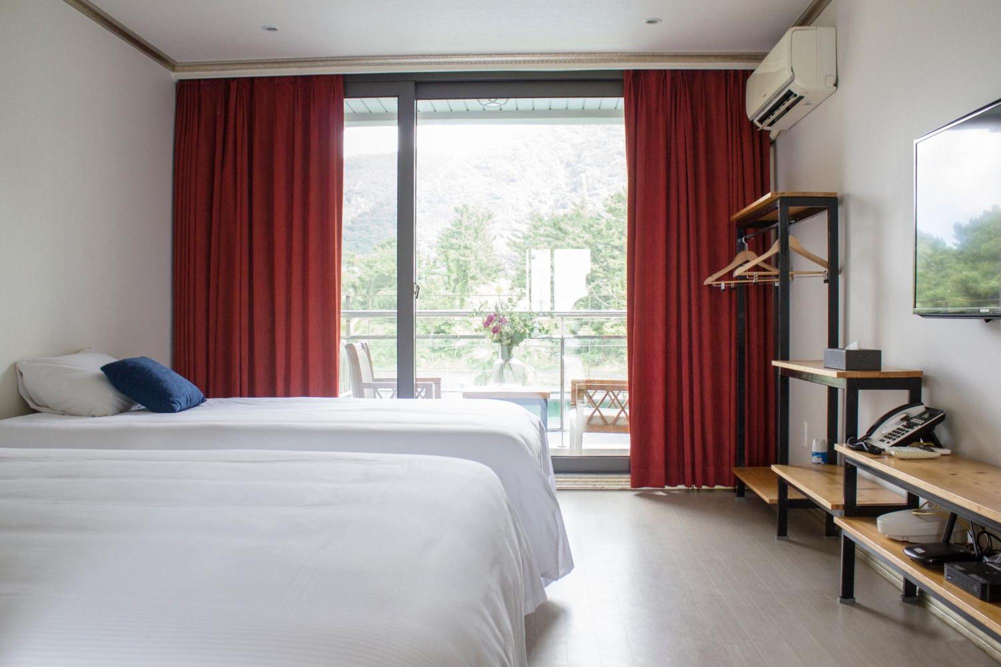 Dammora Resort Seogwipo Bagian luar foto