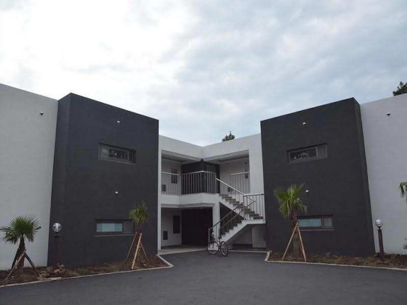 Dammora Resort Seogwipo Bagian luar foto